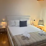 The Lakeside Loft Apartmán