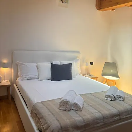 The Lakeside Loft Apartmán